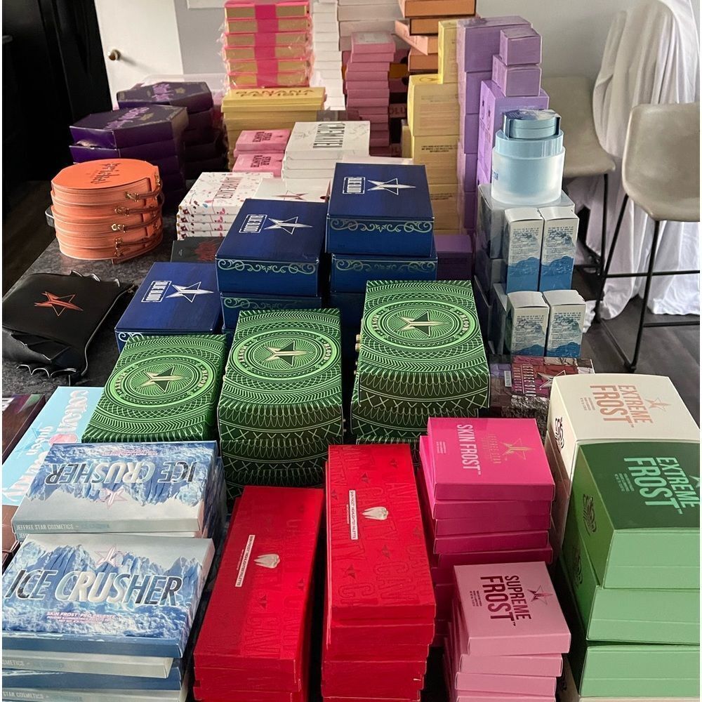 Jeffree Star đźTRUE MYSTERY BOXđź double your fun lot #1 beauty box allâJS items - Picture 2 of 13